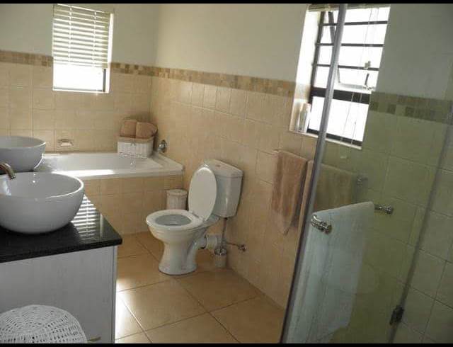 2 bed property to rent in REUNION PARK