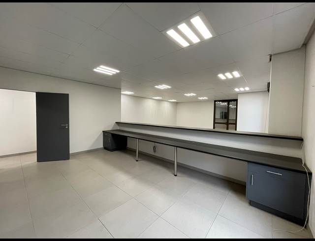 216M² OFFICE TO LET IN ROSEBANK