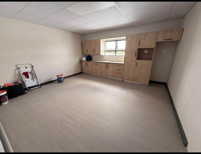 265M² OFFICE TO LET IN MALMESBURY INDUSTRIA