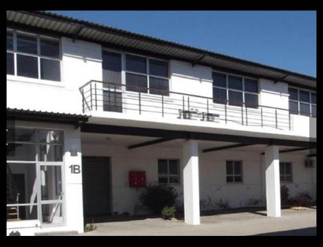 484M² WAREHOUSE RENTED IN MUIZENBERG