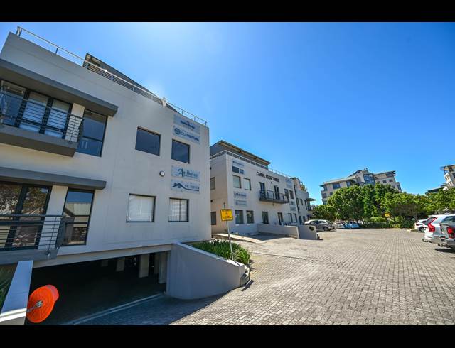 208M² OFFICE TO LET IN TYGER WATERFRONT