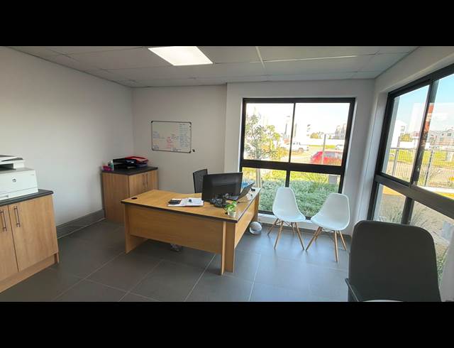 327.50M² WAREHOUSE TO LET IN STONEWOOD SECURITY ESTATE