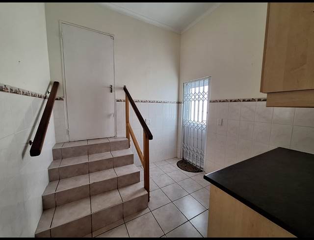 2 bed property to rent in LANGERUG
