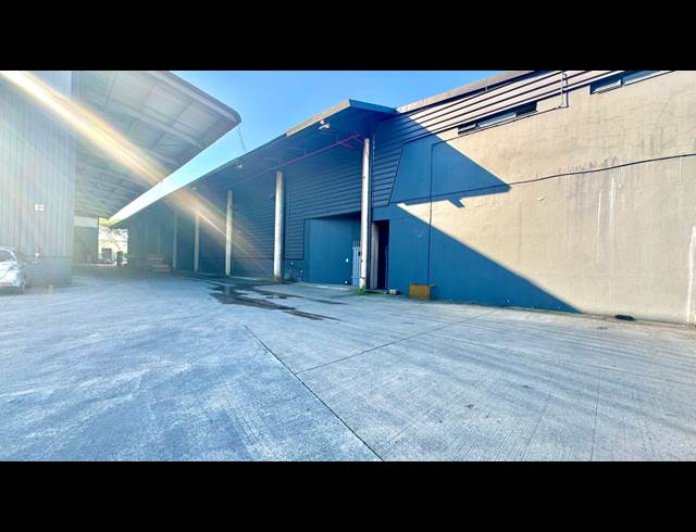 6,902M² WAREHOUSE TO LET IN SPRINGFIELD