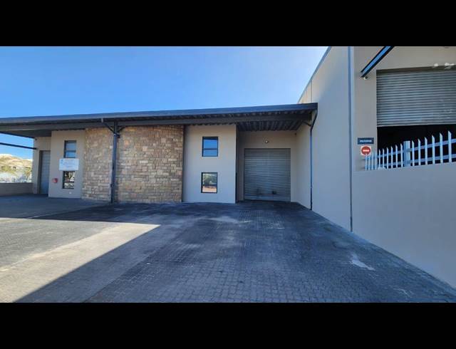 284M² WAREHOUSE TO LET IN SAXENBURG PARK 1
