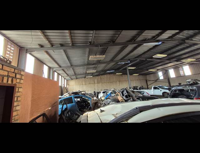 400M² WAREHOUSE TO LET IN ANDERBOLT