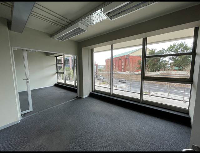 227M² OFFICE TO LET IN GARDENS