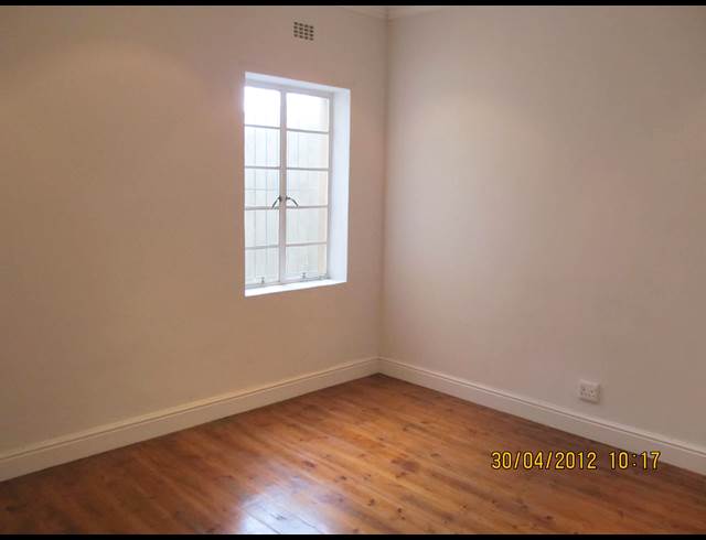 2 bed property to rent in OBSERVATORY