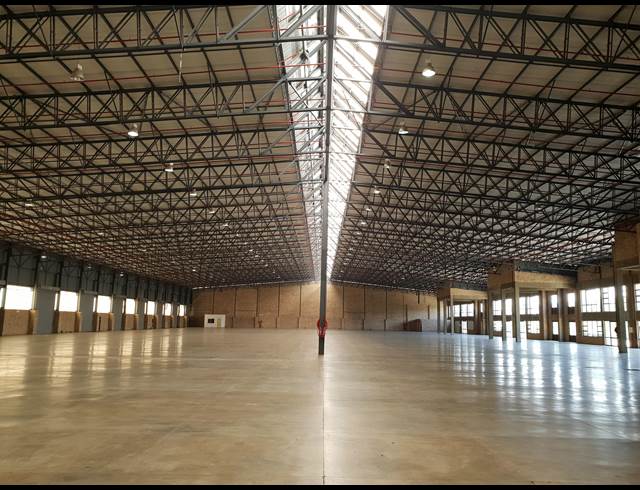 8,458M² WAREHOUSE RENTED IN NORTH RIDING