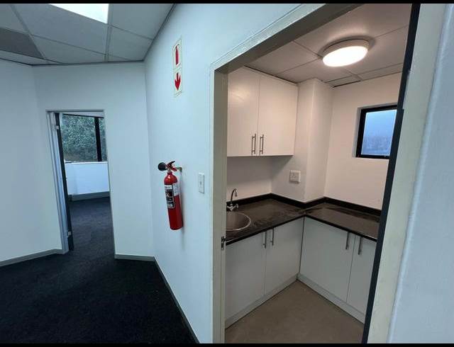 134.10M² OFFICE TO LET IN WESTVILLE