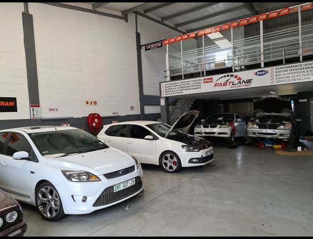 205M² WAREHOUSE TO LET IN CORNUBIA