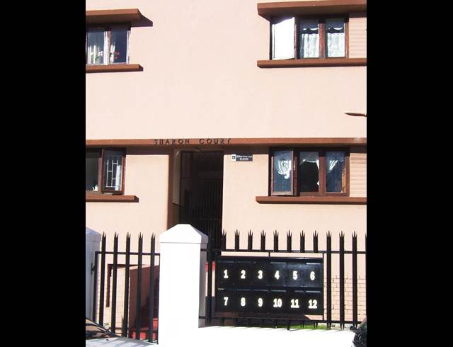 2 bed property to rent in WOODSTOCK