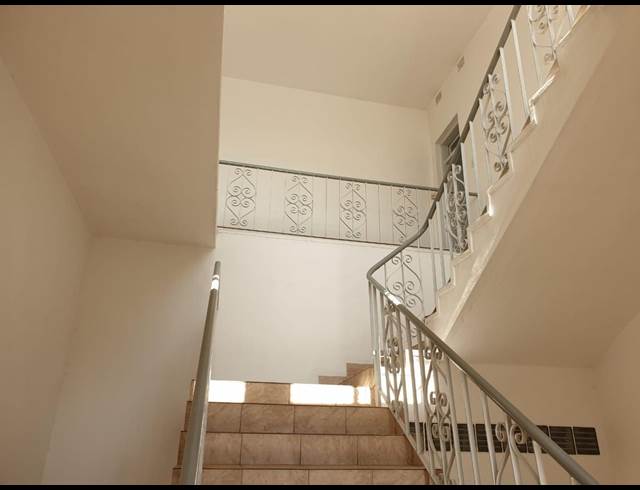 75M² OFFICE TO LET IN ELECTRON