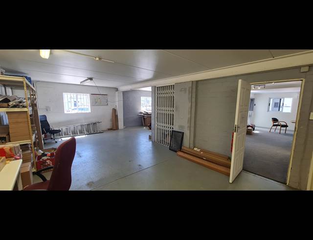 210M² FACTORY TO LET IN DIEP RIVER