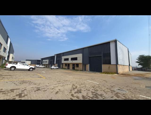 565M² WAREHOUSE TO LET IN SAMRAND BUSINESS PARK