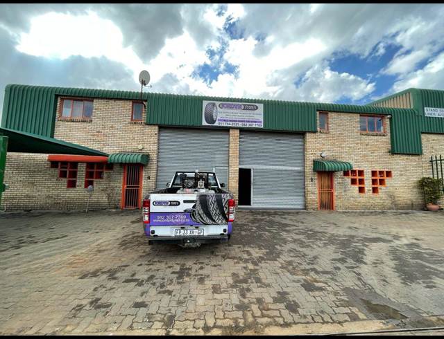 530M² WAREHOUSE TO LET IN LASER PARK