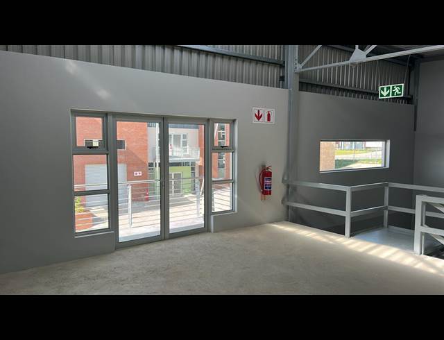 318M² WAREHOUSE TO LET IN RIVERSIDE PARK