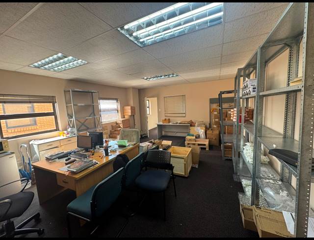 80M² OFFICE TO LET IN ORMONDE