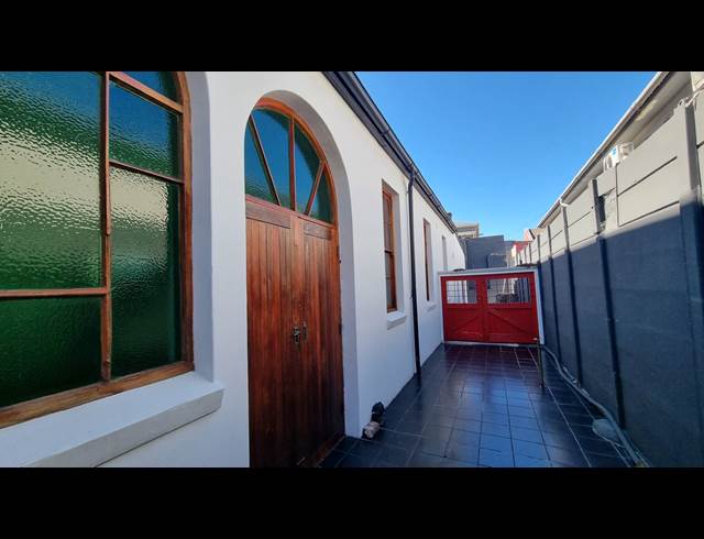 365M² MINI FACTORY TO LET IN WOODSTOCK