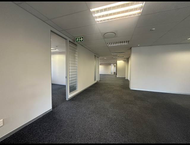 898M² OFFICE TO LET IN SANDTON CENTRAL