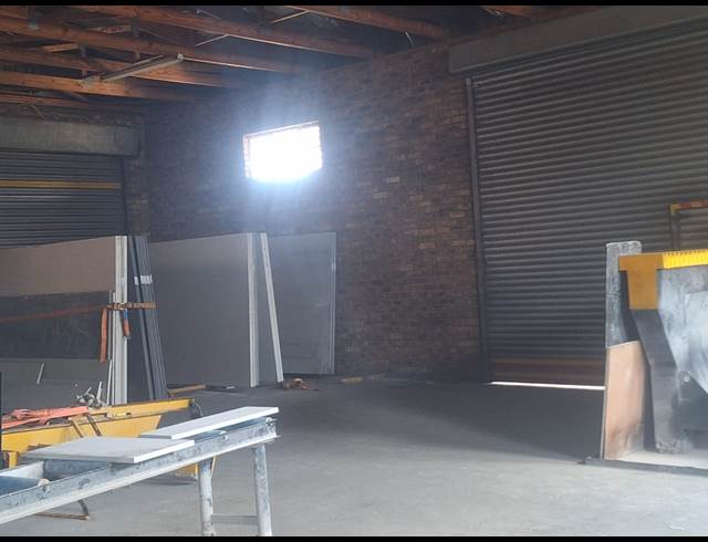 380M² WAREHOUSE TO LET IN NELSPRUIT INDUSTRIAL