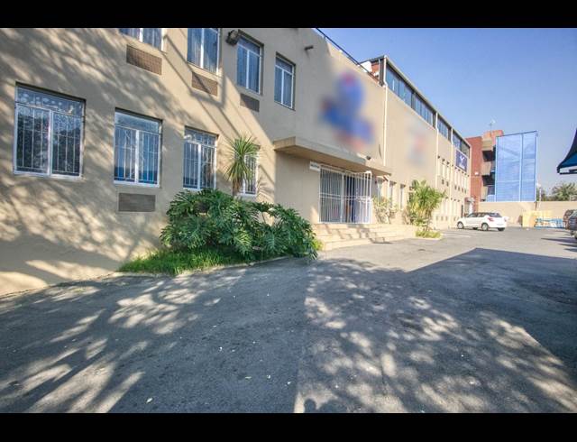 2,100M² WAREHOUSE TO LET IN WYNBERG