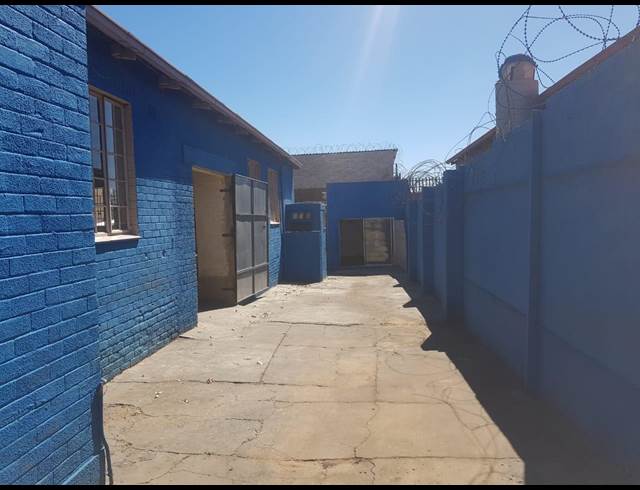 400M² WAREHOUSE TO LET IN BOOYSENS RESERVE