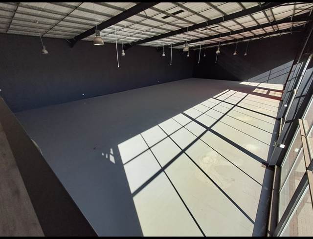2,248M² SHOWROOM TO LET IN DUNCANVILLE