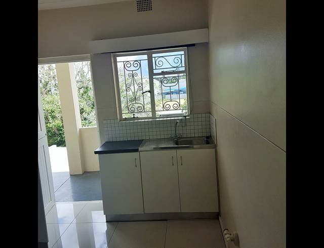 2 bed property to rent in WORCESTER CENTRAL