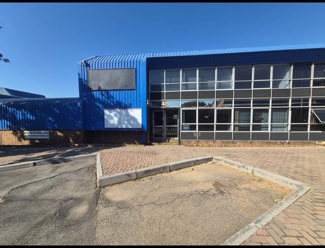 400M² FACTORY TO LET IN BENROSE