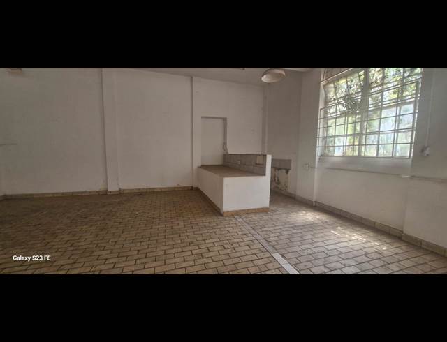 100M² WAREHOUSE TO LET IN DOORNFONTEIN