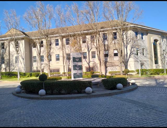 395M² OFFICE TO LET IN ROSENPARK