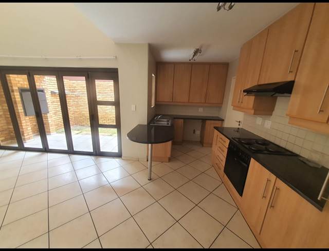 3 BEDROOM PROPERTY TO RENT IN GLEN MARAIS