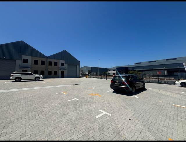 274M² WAREHOUSE TO LET IN FIRGROVE INDUSTRIAL ESTATE