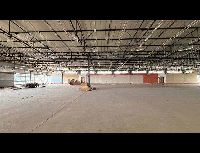 1,400M² WAREHOUSE TO LET IN ROSSLYN