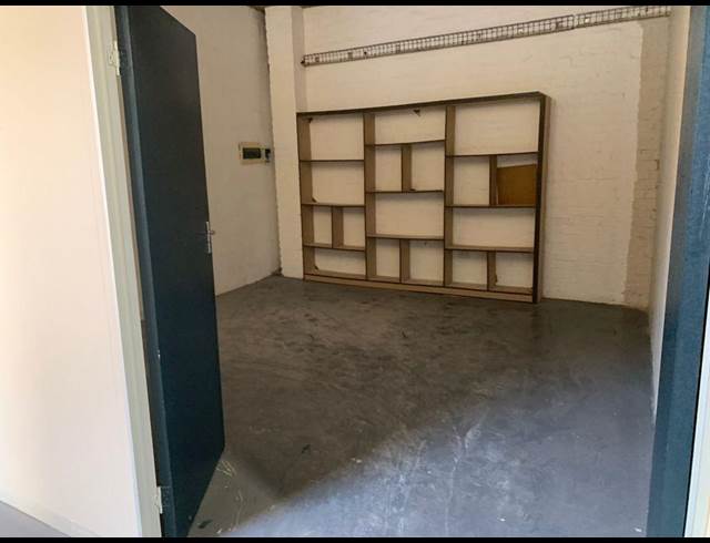 98M² WAREHOUSE TO LET IN MAITLAND