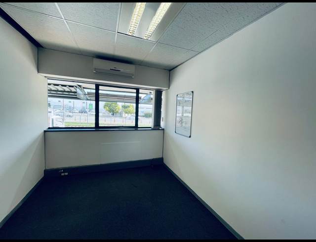 494M² OFFICE TO LET IN RANDJESPARK