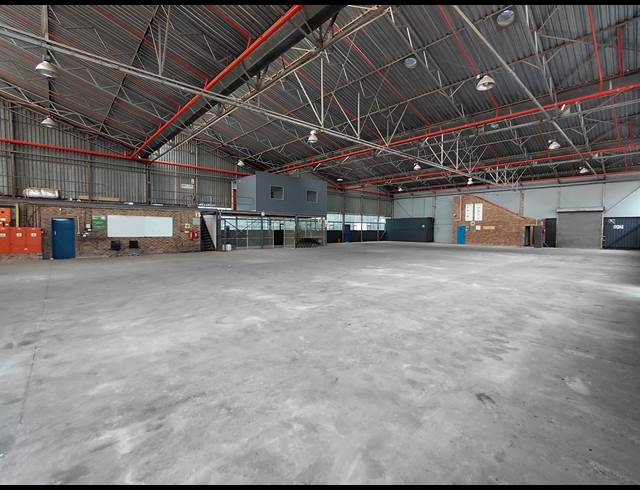 2,899M² WAREHOUSE TO LET IN CLAYVILLE