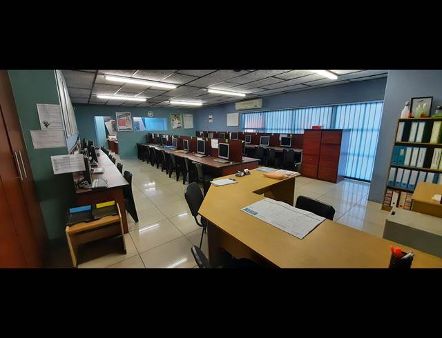120M² OFFICE TO LET IN ALBERTON NORTH