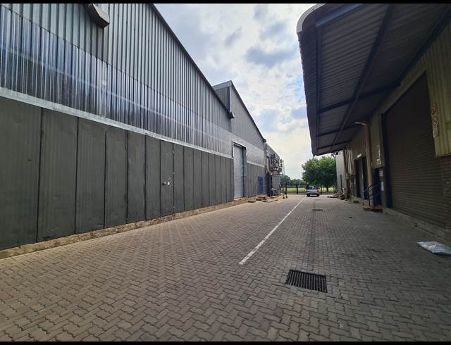 2,899M² WAREHOUSE TO LET IN OLIFANTSFONTEIN