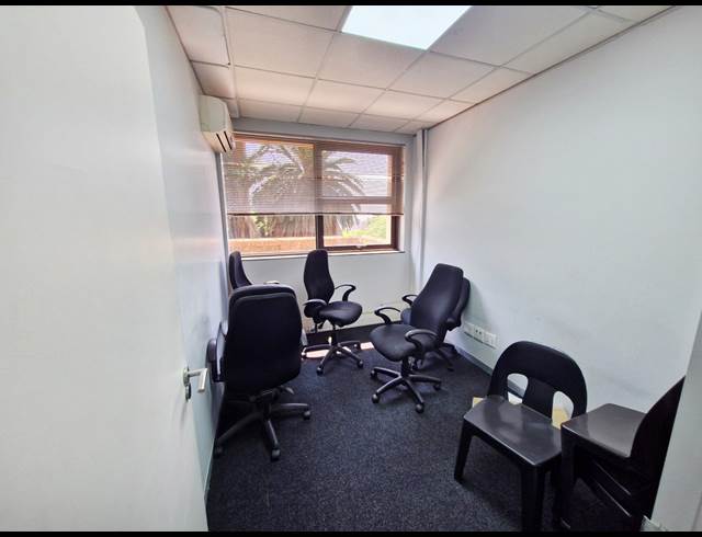334M² OFFICE TO LET IN HOUGHTON ESTATE