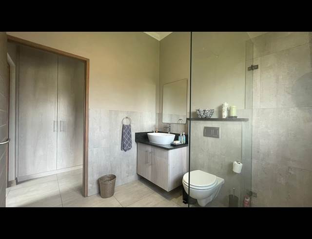 2 BEDROOM HOUSE TO LET IN BATELEUR ESTATE
