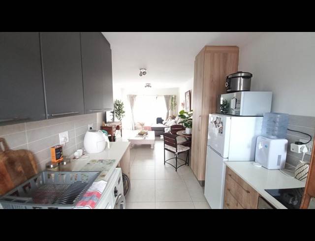 2 BEDROOM PROPERTY TO RENT IN GLEN MARAIS