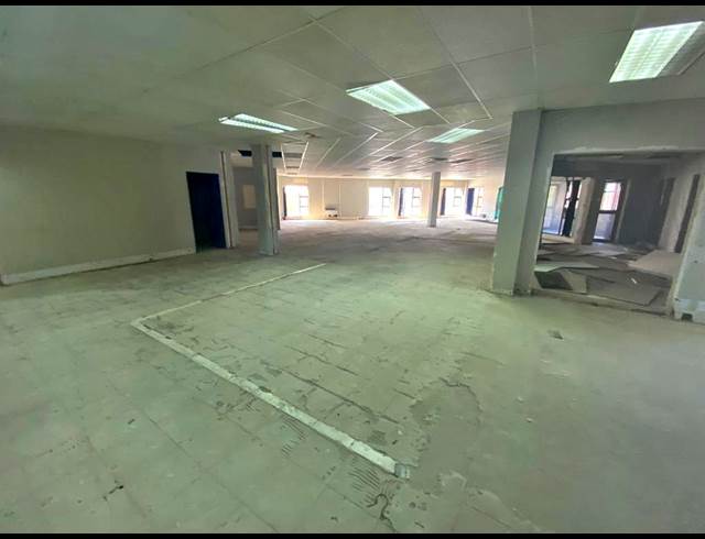 1,983M² OFFICE TO LET IN PARKMORE