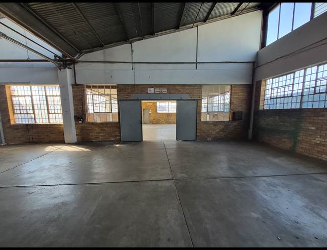 926M² WAREHOUSE TO LET IN BENROSE