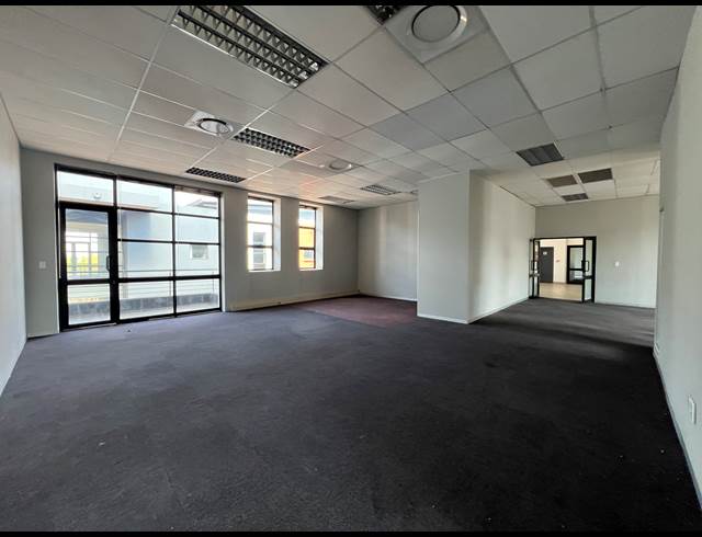 3,308.90M² OFFICE TO LET IN HIGHVELD