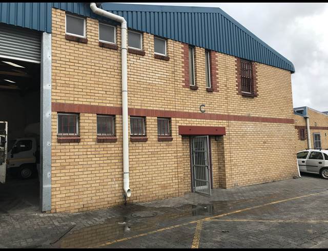 300M² WAREHOUSE RENTED IN AIRPORT INDUSTRIA