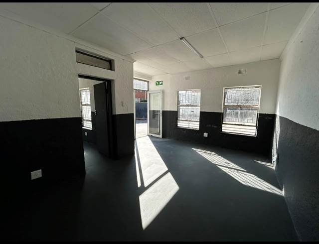 377M² WAREHOUSE TO LET IN WYNBERG