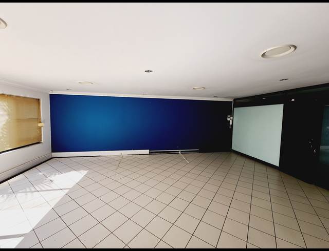 753M² OFFICE TO LET IN NORTH RIDING