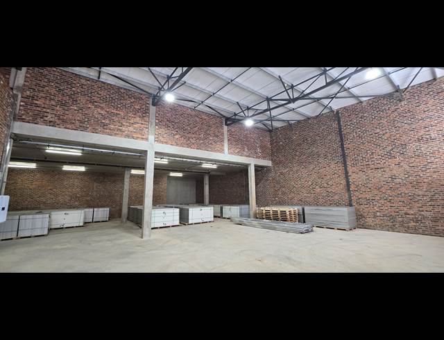 538M² WAREHOUSE TO LET IN LANSERIA